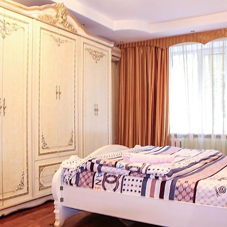Tolebaeva 65 Apartment Алма Ата Екстериор снимка