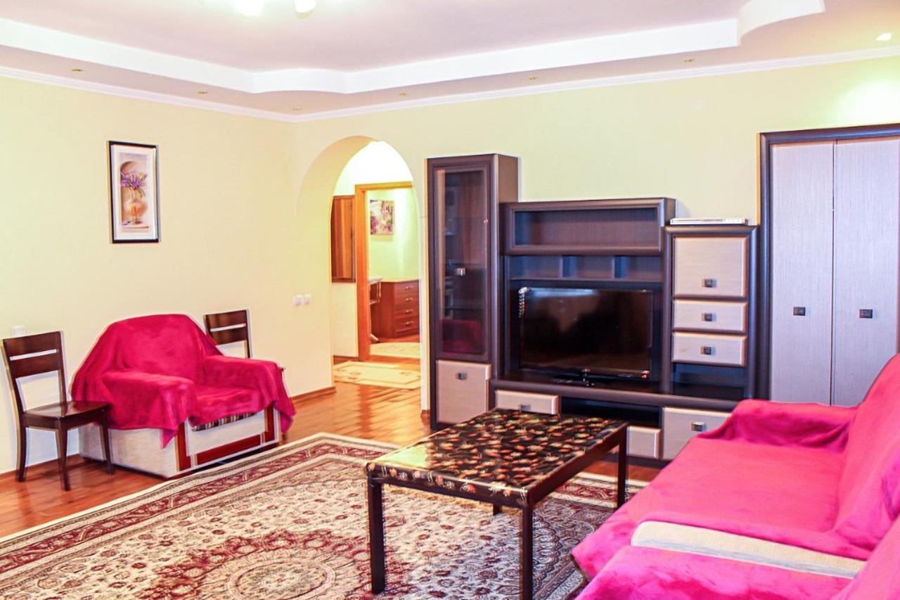 Tolebaeva 65 Apartment Алма Ата Екстериор снимка